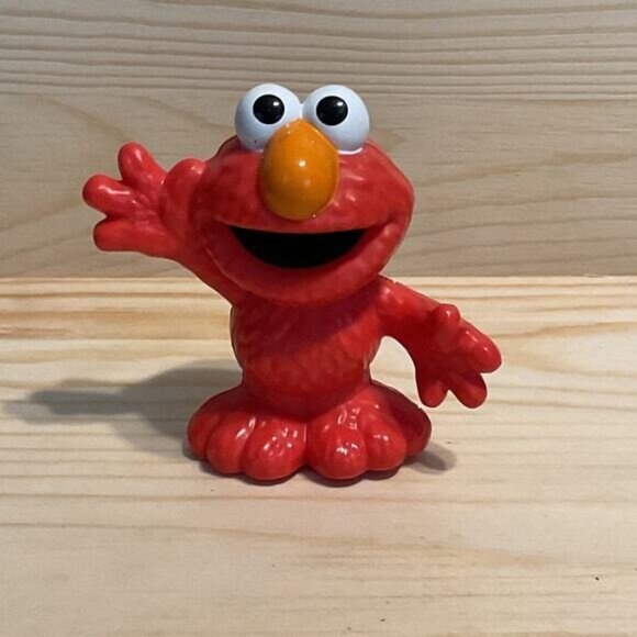 Sesame Street Elmo Plastic Figurine Toy Cake Topper Red - Picture 1 of 4